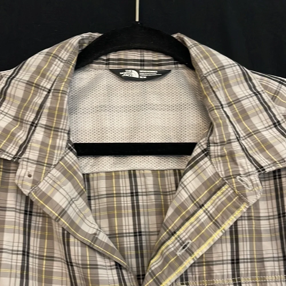 The North Face Men's Button Down Short Sleeve Shirt Size M